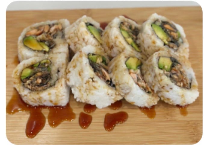Salmon Skin Roll (8 Pieces).
