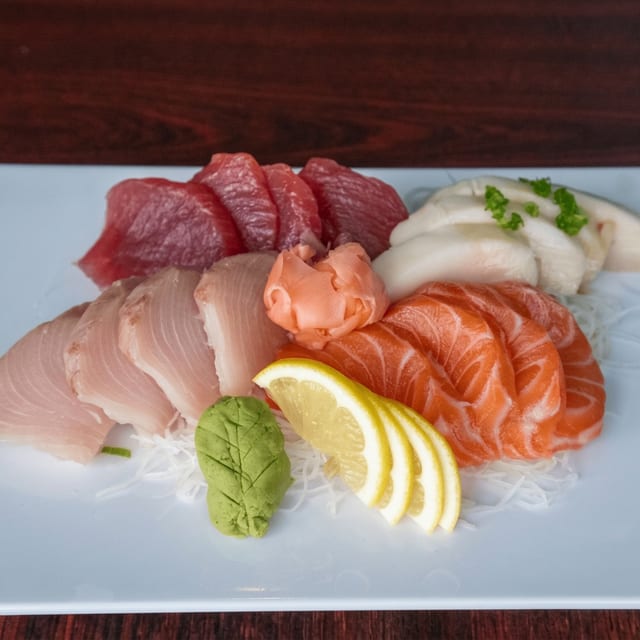 Sashimi Deluxe.