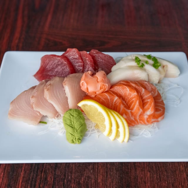 Sashimi Deluxe.