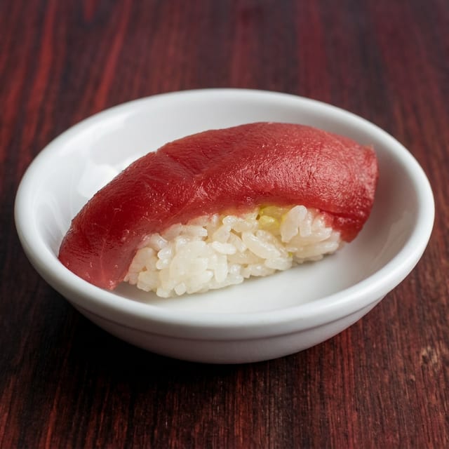 Maguro Nigiri.
