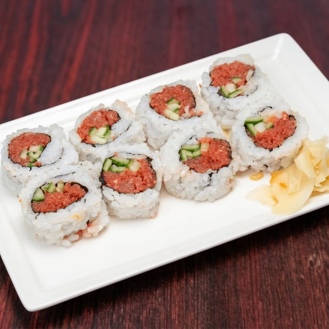 Spicy Tuna Roll (8 Pieces).