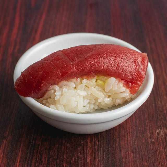 Maguro (Tuna).